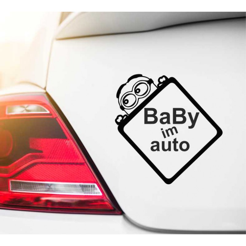 Baby Minion im Auto – Lustiger Autoaufkleber für Familienfahrzeuge