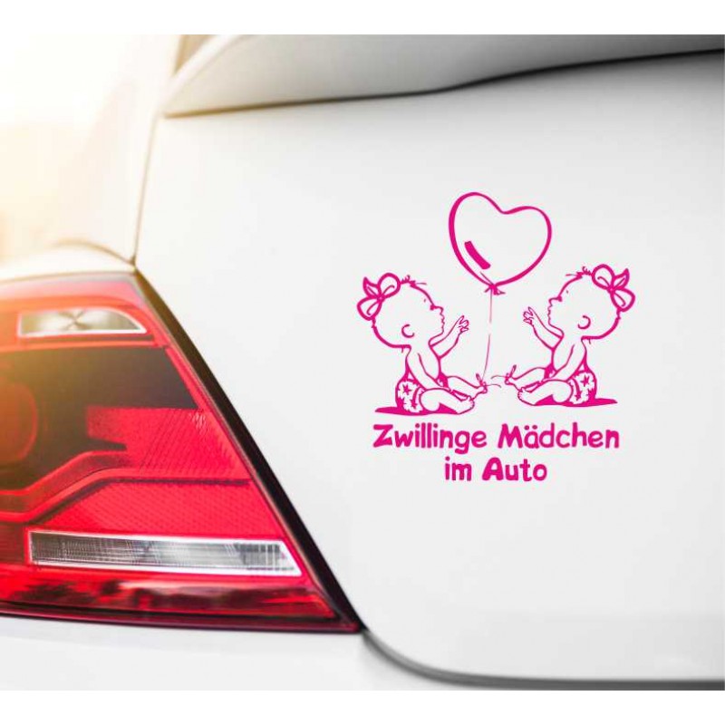 Zwillinge Mädchen im Auto