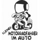Aufkleber "Kleiner Motorradfahrer im Auto"