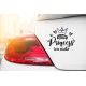 Auto-Sticker "Kleine Prinzessin im Auto" – Süßes Design mit Krone und Herzen, ideal für Heckscheiben