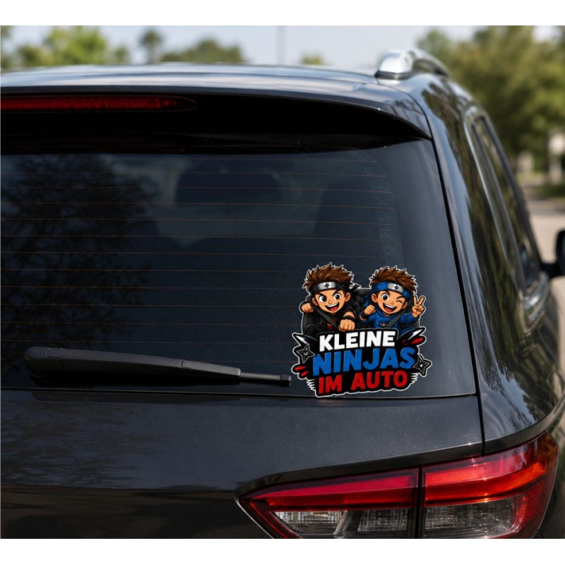 Aufkleber mit zwei kleinen Ninjas im Auto